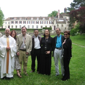 C'est l'occasion pour la famille et les amis de venir saluer Robert, de rendre grâce avec lui.