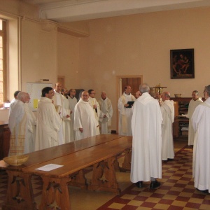 Quelques avis du cérémoniaire, fr. Christophe-Marie, avant le début de l'ordination