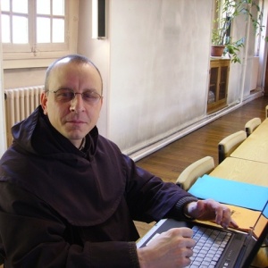 Votre serviteur surpris en plein travail de mise en ligne !