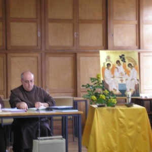 Rapport du frère économe provincial, frère Christophe-Marie (à gauche, à coté de notre frère provincial Didier-Marie)