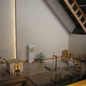 Chapelle du Carmel de Flavignerot - Après notre pélerinage, nos soeurs peuvent retrouver un calme plus propice à la réalisation de leur vocation. Encore merci pour cet accueil fraternel et chaleureux !